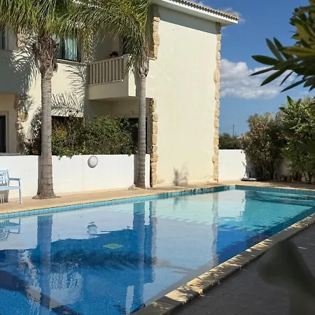 New - Agia Marina - Rural Retreat With Shared Pool & Parking Apartament