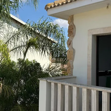 New - Agia Marina - Rural Retreat With Shared Pool & Parking Apartment