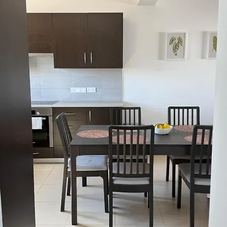 New - Agia Marina - Rural Retreat With Shared Pool & Parking *