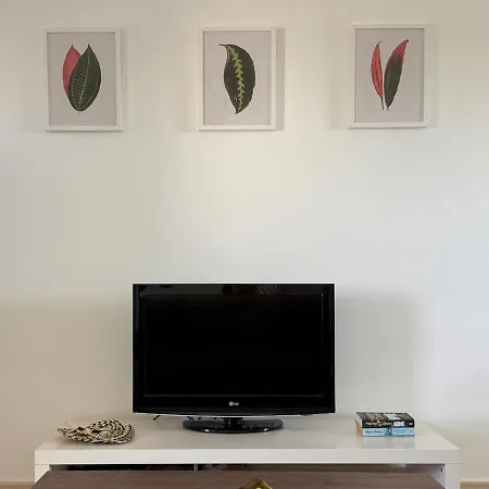 New - Agia Marina - Rural Retreat With Shared Pool & Parking