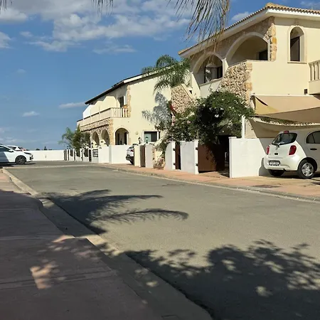 New - Agia Marina - Rural Retreat With Shared Pool & Parking Apartment *