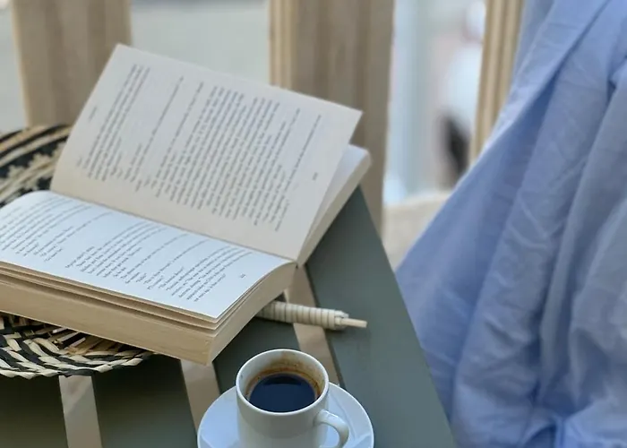 アパート New - Agia Marina - Rural Retreat With Shared Pool & Parking