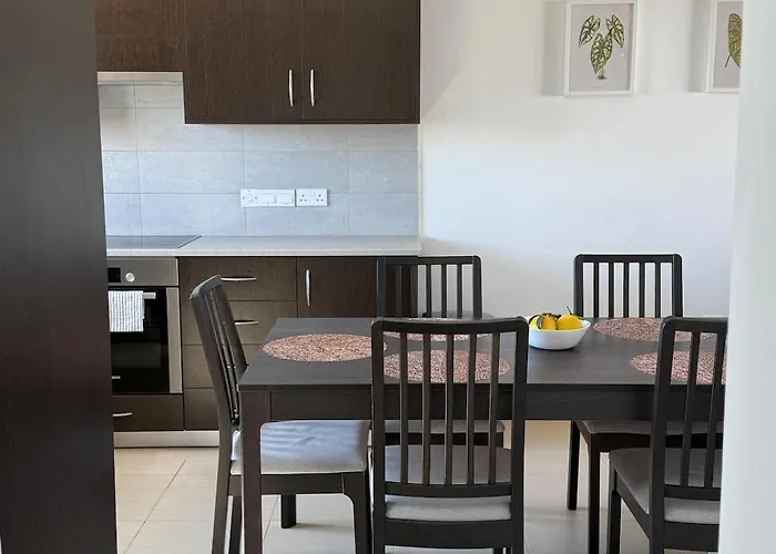 New - Agia Marina - Rural Retreat With Shared Pool & Parking *