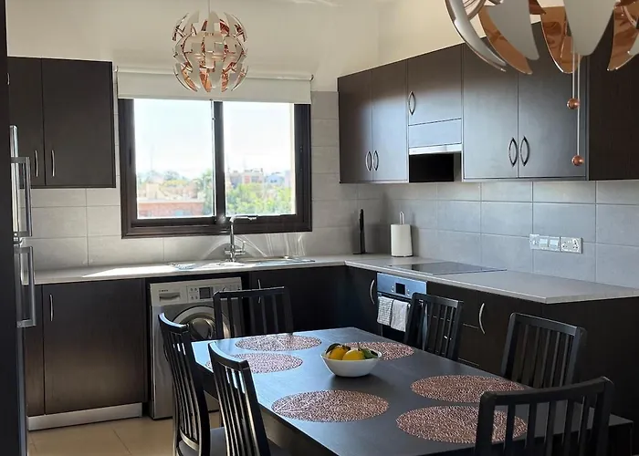 アパート New - Agia Marina - Rural Retreat With Shared Pool & Parking *