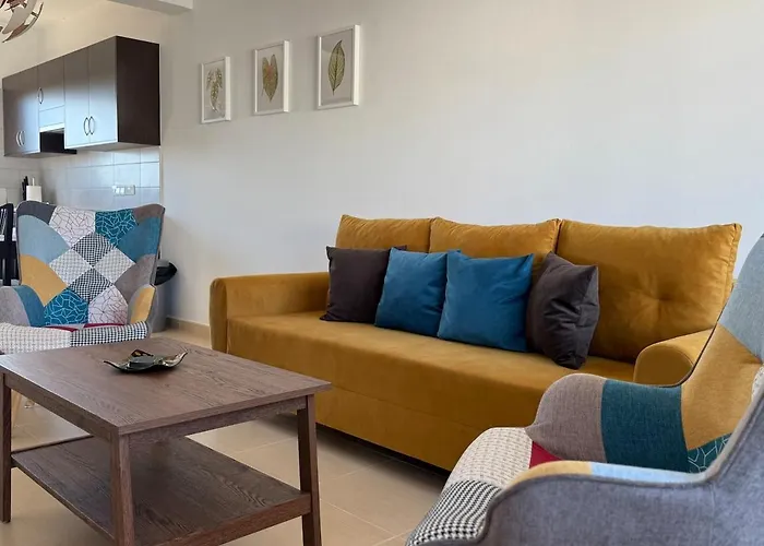 アパート New - Agia Marina - Rural Retreat With Shared Pool & Parking *